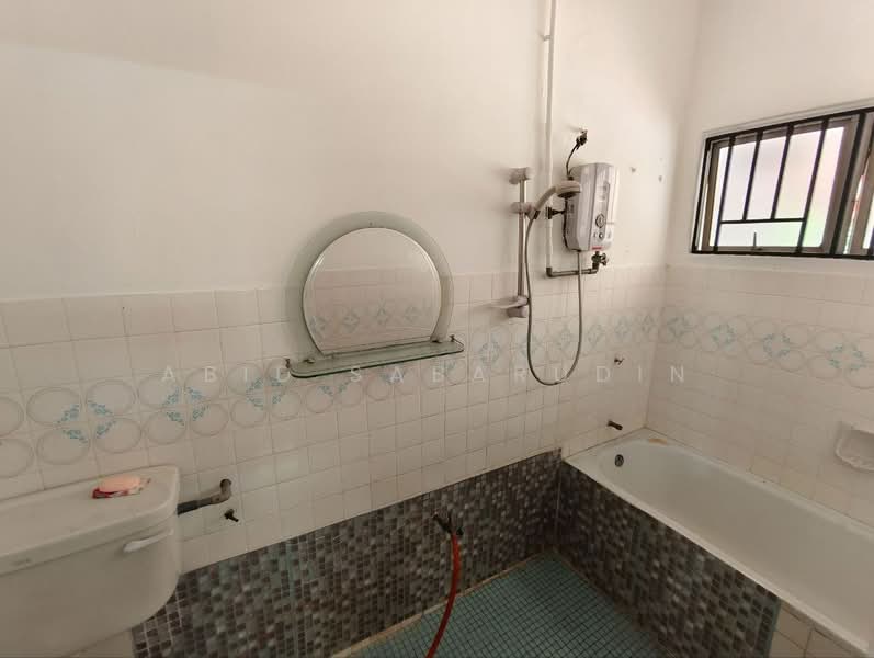 Rumah Teres 2-Tingkat untuk Dijual di Taman Sri Gombak (Gombak) - Abid Sabarudin - Bathroom - PropertyGuru.com.my