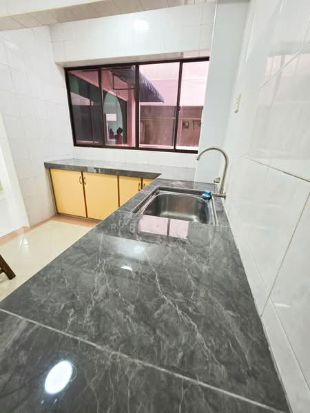 Pangsapuri untuk Disewa di Greenlane Heights Block E - Jerry Tan - Kitchen - PropertyGuru.com.my