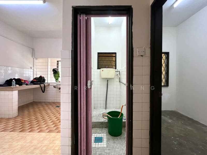 Rumah Teres 2.5-Tingkat untuk Disewa di Jalan Ipoh (Kuala Lumpur) - Sherry Chang - Bathroom - PropertyGuru.com.my