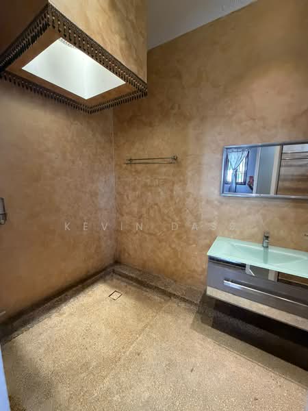 Bungalow House untuk Disewa di Bukit Rahman Putra (Sungai Buloh) - Kevin Dass - Bathroom - PropertyGuru.com.my