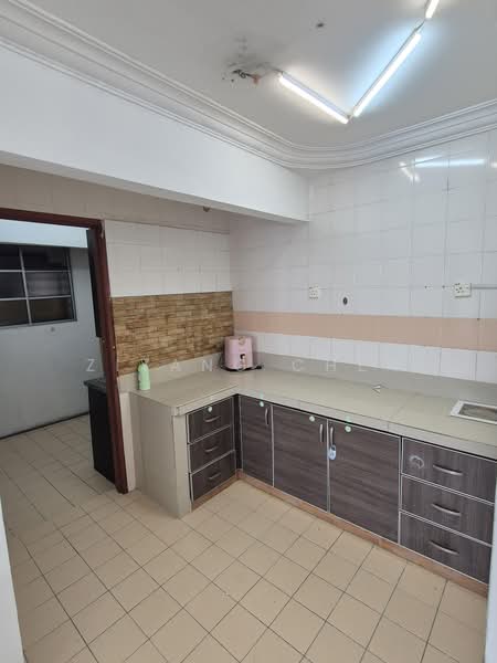Pangsapuri untuk Disewa di Damai Apartment - Ziyang Chen - Kitchen - PropertyGuru.com.my