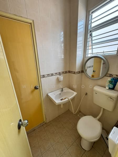 2.5-storey Terraced House for Sale in Ukay Perdana (Ulu Kelang) - Welson Moo - Bathroom - PropertyGuru.com.my