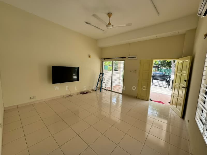 2.5-storey Terraced House for Sale in Ukay Perdana (Ulu Kelang) - Welson Moo - Living Room - PropertyGuru.com.my