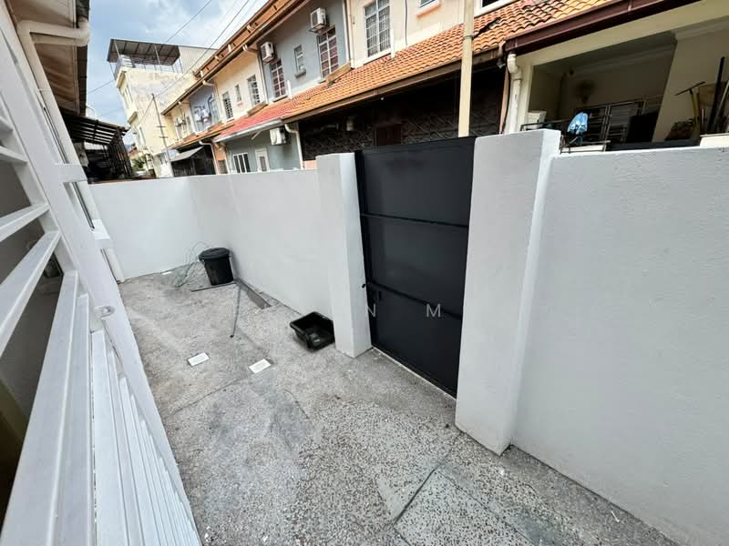 2.5-storey Terraced House for Sale in Ukay Perdana (Ulu Kelang) - Welson Moo - Exterior - PropertyGuru.com.my
