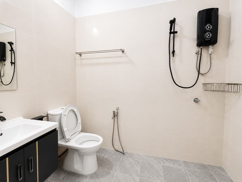 1-storey Terraced House for Sale in Kapar (Selangor) - Joline YEOW - Bathroom - PropertyGuru.com.my
