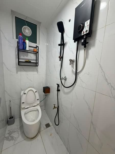 Condominium for Rent at Fairview Residence - Dylan Low - Bathroom - PropertyGuru.com.my