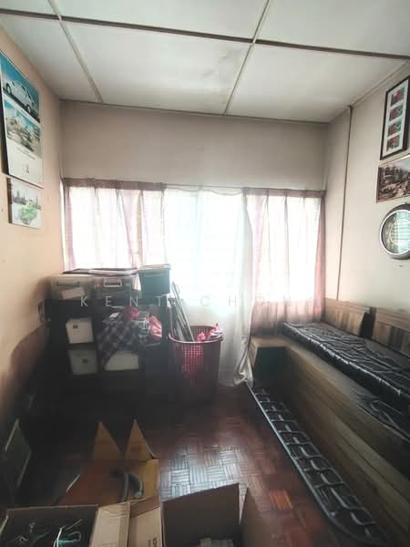2-storey Terraced House for Sale in Sri Petaling (Kuala Lumpur) - Kent Chong - Living Room - PropertyGuru.com.my