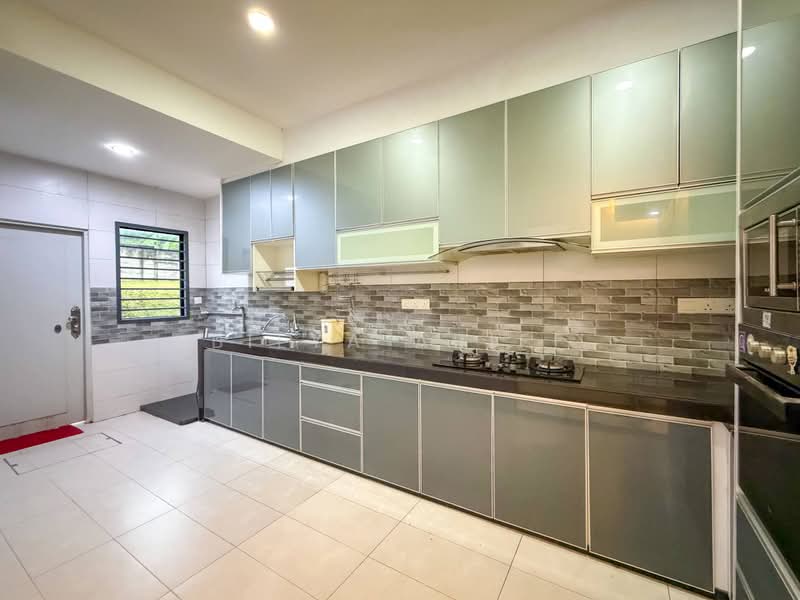 2.5-storey Terraced House for Sale in TTDI Grove (Kajang) - BILYA ARIFF - Kitchen - PropertyGuru.com.my