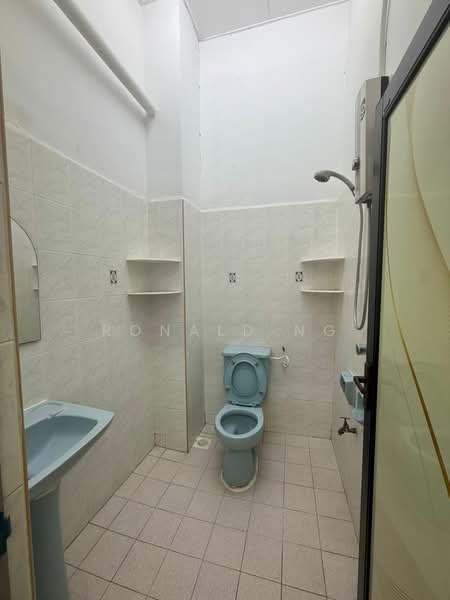 Terraced House for Sale in Sungai Ara (Penang) - Ronald Ng - Bathroom - PropertyGuru.com.my