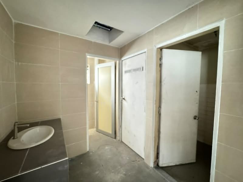 Shop / Office for Rent in SS2 (Petaling Jaya) - JH Tee - Bathroom - PropertyGuru.com.my