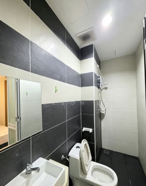 Service Residence for Rent at D'Secret Garden (Pangsapuri Kempas Indah) - Jackson Lim - Bathroom - PropertyGuru.com.my