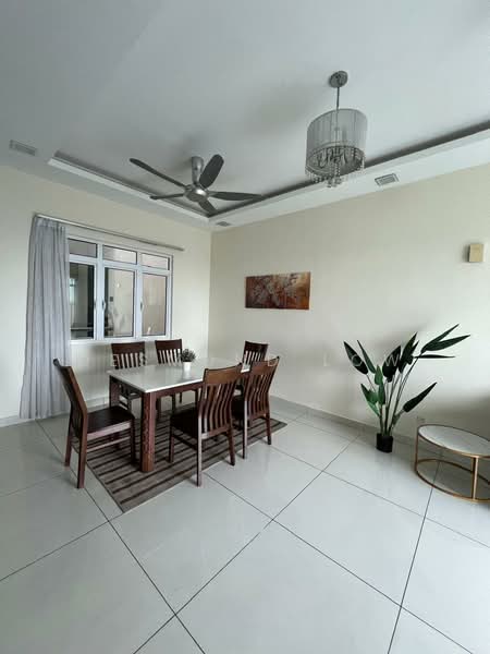Kondominium untuk Disewa di Saville @ The Park - Desmond Low - Dining Room - PropertyGuru.com.my