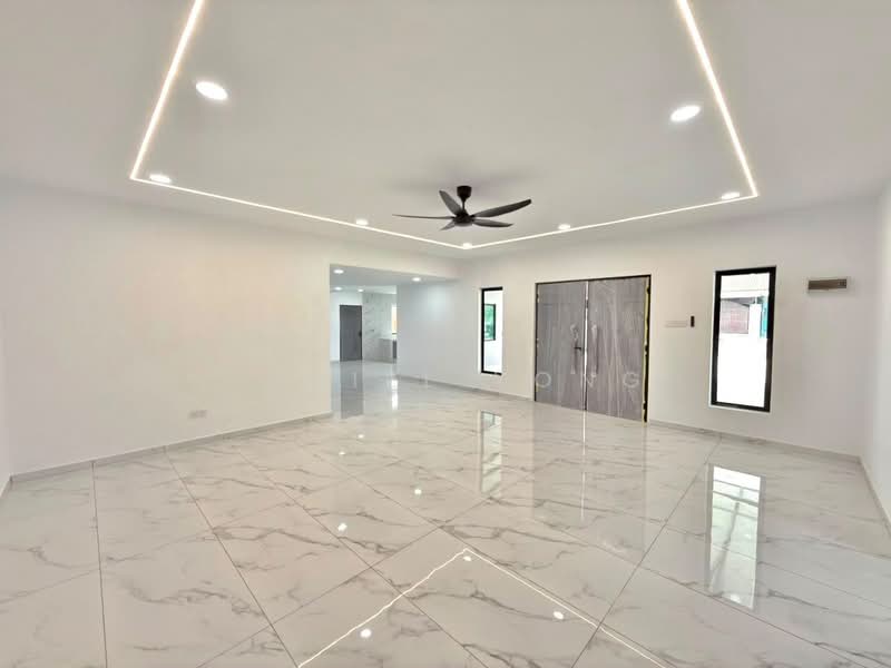 1-storey Terraced House for Sale in Taman Puteri Wangsa (Ulu Tiram) - Daniel Yong - Living Room - PropertyGuru.com.my