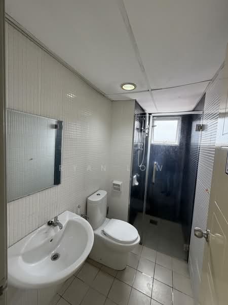 Kondominium untuk Disewa di Axis Residence @ Axis Pandan - Ryan Low - Bathroom - PropertyGuru.com.my