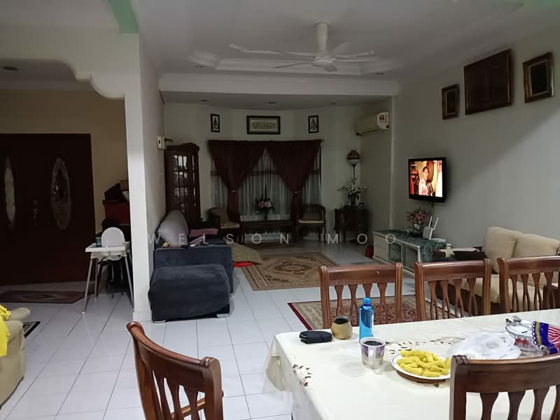 Rumah Teres 2-Tingkat untuk Dijual di Ukay Perdana (Ulu Kelang) - Welson Moo - Living Room - PropertyGuru.com.my