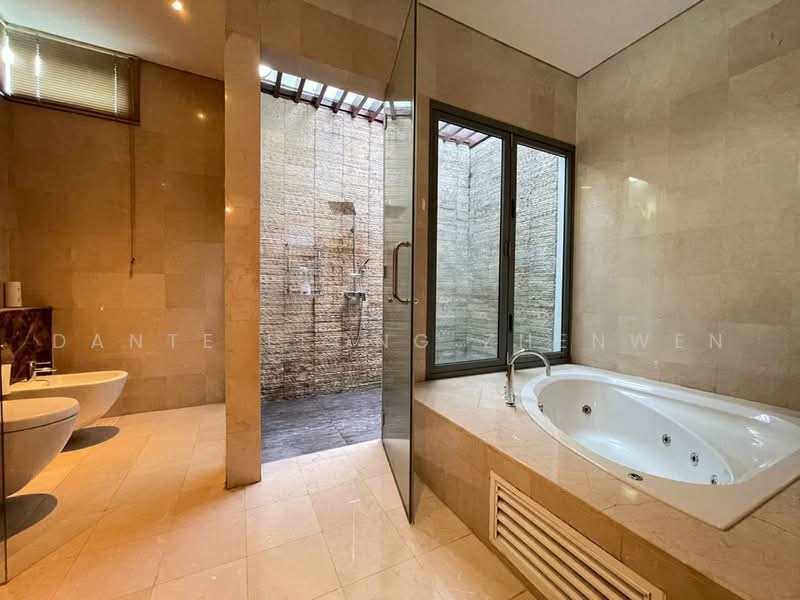 Bungalow House untuk Dijual di Mont Kiara (Kuala Lumpur) - Dante Leong Zhenwen - Bathroom - PropertyGuru.com.my