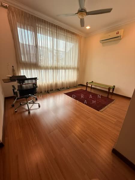 Rumah Teres 2.5-Tingkat untuk Dijual di USJ Heights (Subang Jaya) - Surendran Karapiah - Study - PropertyGuru.com.my