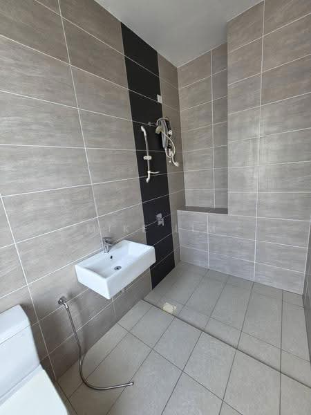 Rumah Kluster untuk Disewa di Eco Majestic (Semenyih) - Mike Lim - Bathroom - PropertyGuru.com.my