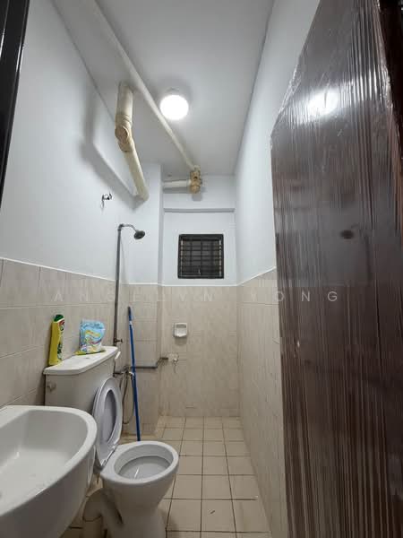 Pangsapuri untuk Disewa di Mas Kipark Damansara - Angelyn Yong - Bathroom - PropertyGuru.com.my