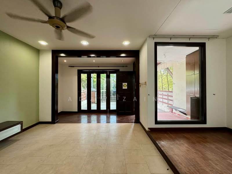 Rumah Teres 2-Tingkat untuk Dijual di Bukit Jelutong (Shah Alam) - Adaw Zain - Living Room - PropertyGuru.com.my