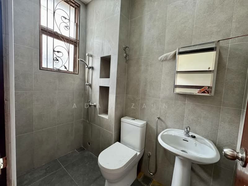 Rumah Teres 2-Tingkat untuk Dijual di Bukit Jelutong (Shah Alam) - Adaw Zain - Bathroom - PropertyGuru.com.my