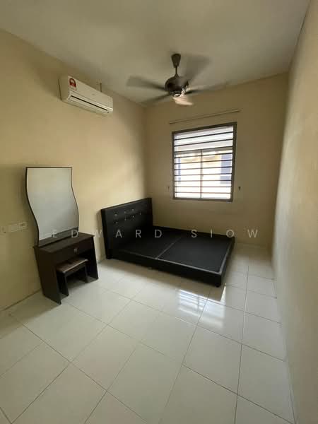 Rumah Teres 2-Tingkat untuk Disewa di Setia Tropika (Johor Bahru) - Edward Siow - Bedroom - PropertyGuru.com.my