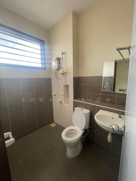 Rumah Teres 2-Tingkat untuk Disewa di Setia Tropika (Johor Bahru) - Edward Siow - Bathroom - PropertyGuru.com.my