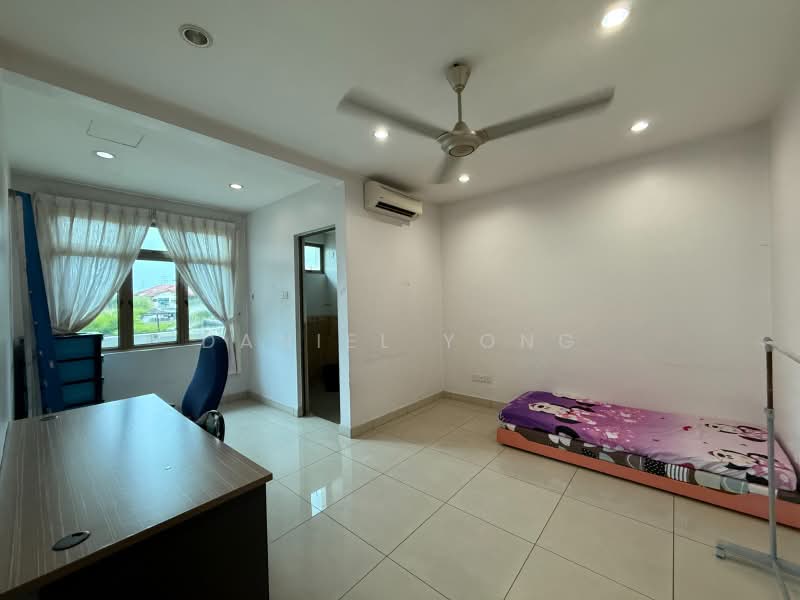 Semi-Detached House for Sale in Taman Sutera Utama (Skudai) - Daniel Yong - Bedroom - PropertyGuru.com.my