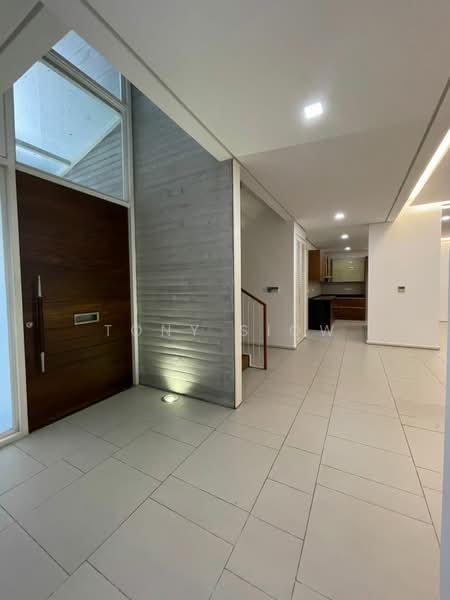 Rumah Berkembar untuk Dijual di Seri Pilmoor (Ara Damansara) - Tony Siow - Entrance - PropertyGuru.com.my