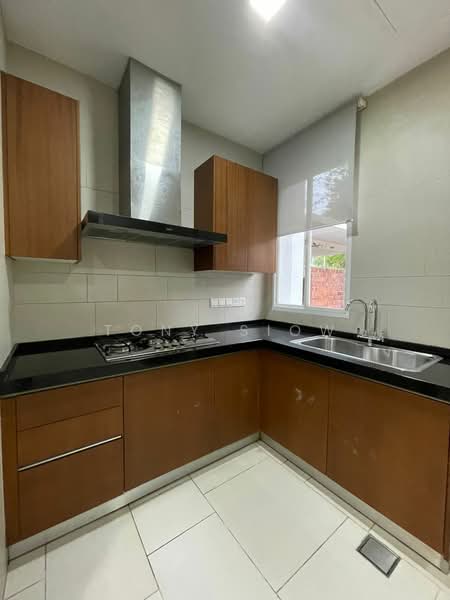 Rumah Berkembar untuk Dijual di Seri Pilmoor (Ara Damansara) - Tony Siow - Kitchen - PropertyGuru.com.my