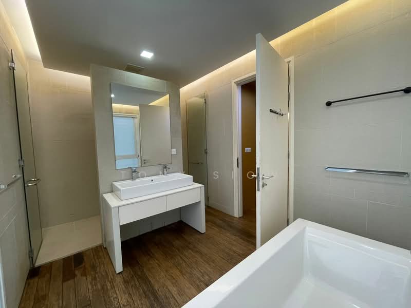 Rumah Berkembar untuk Dijual di Seri Pilmoor (Ara Damansara) - Tony Siow - Bathroom - PropertyGuru.com.my