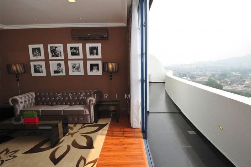 Kondominium untuk Dijual di Impiana On The Waterfront Condominium - Syahrim Naim - Living Room - PropertyGuru.com.my