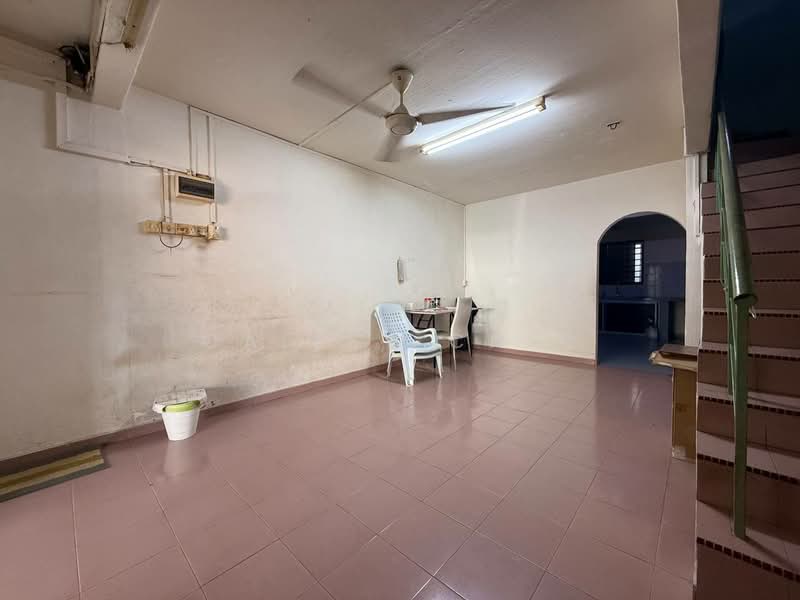 2-storey Terraced House for Sale in Tebrau (Johor) - Calley Chin - Living Room - PropertyGuru.com.my