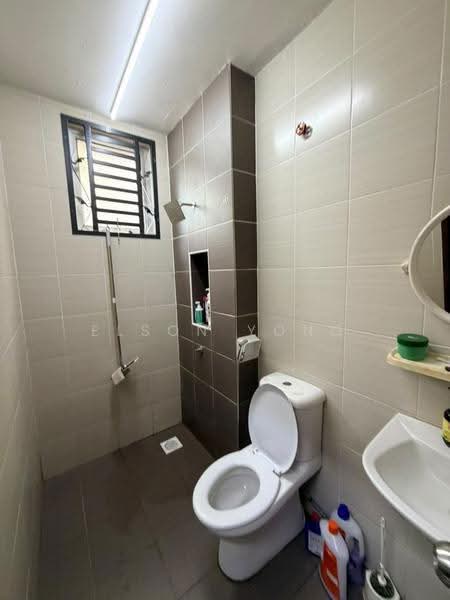 2-storey Terraced House for Sale in Bandar Seri Alam (Masai) - Elson Yong - Bathroom - PropertyGuru.com.my