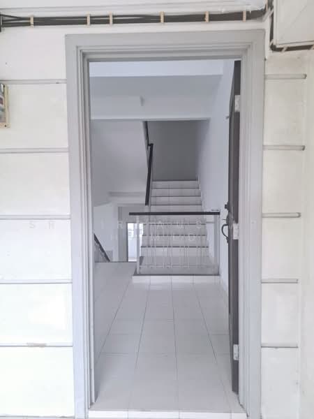 Rumah Teres 2.5-Tingkat untuk Dijual di Taman Puncak Saujana (Kajang) - Sr Firdaus Abd Hamid - Entrance - PropertyGuru.com.my