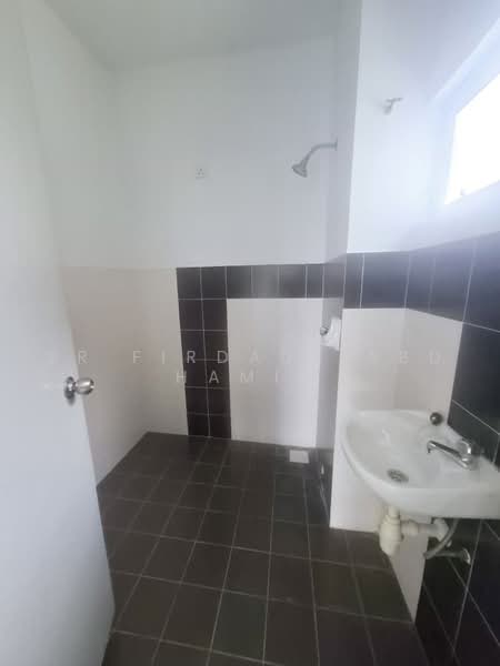 Rumah Teres 2.5-Tingkat untuk Dijual di Taman Puncak Saujana (Kajang) - Sr Firdaus Abd Hamid - Bathroom - PropertyGuru.com.my