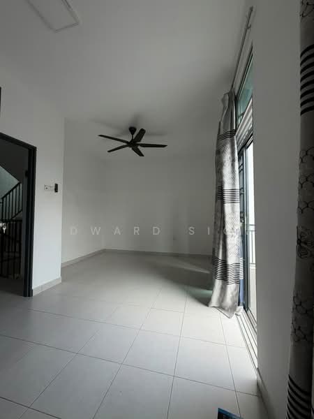 2.5-storey Terraced House for Rent in Taman Pulai Mutiara (Iskandar Puteri (Nusajaya)) - Edward Siow - Living Room - PropertyGuru.com.my