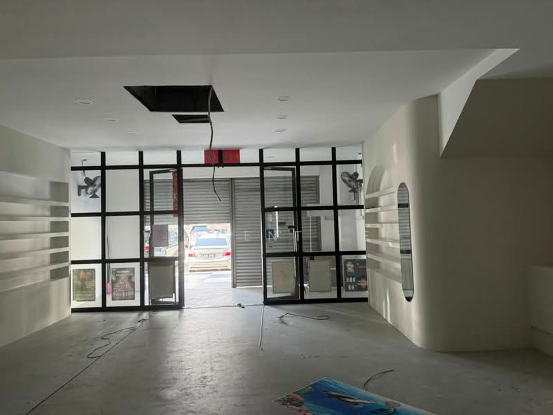 Shop for Rent in Bandar Mahkota Cheras (Cheras) - Vincent Lee - Entrance - PropertyGuru.com.my
