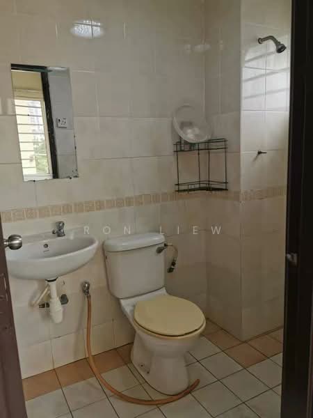 Pangsapuri untuk Dijual di Pangsapuri Merak - Ron Liew - Bathroom - PropertyGuru.com.my
