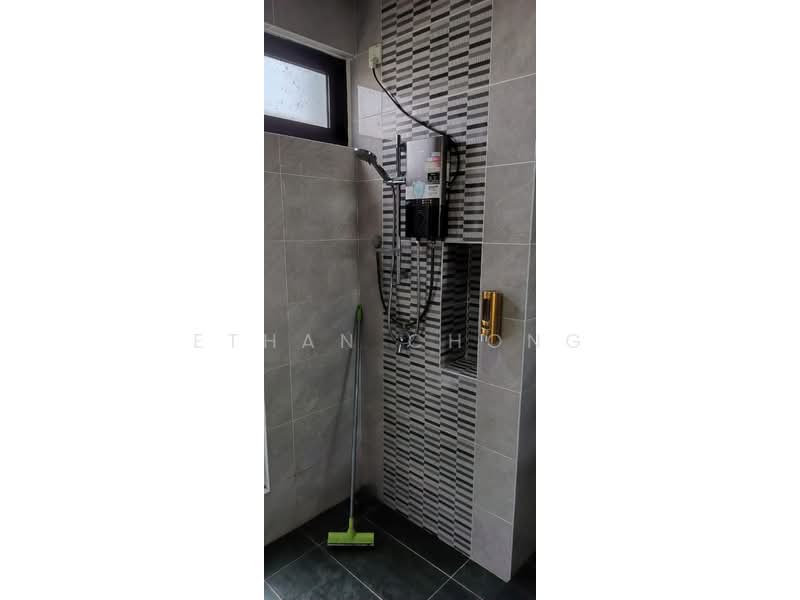 Rumah Teres 2-Tingkat untuk Disewa di Shah Alam (Selangor) - Ethan Chong - Bathroom - PropertyGuru.com.my
