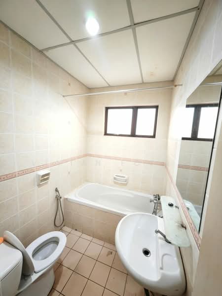Condominium for Rent at Golf Vista Resort Homes - Vivian Foong - Bathroom - PropertyGuru.com.my