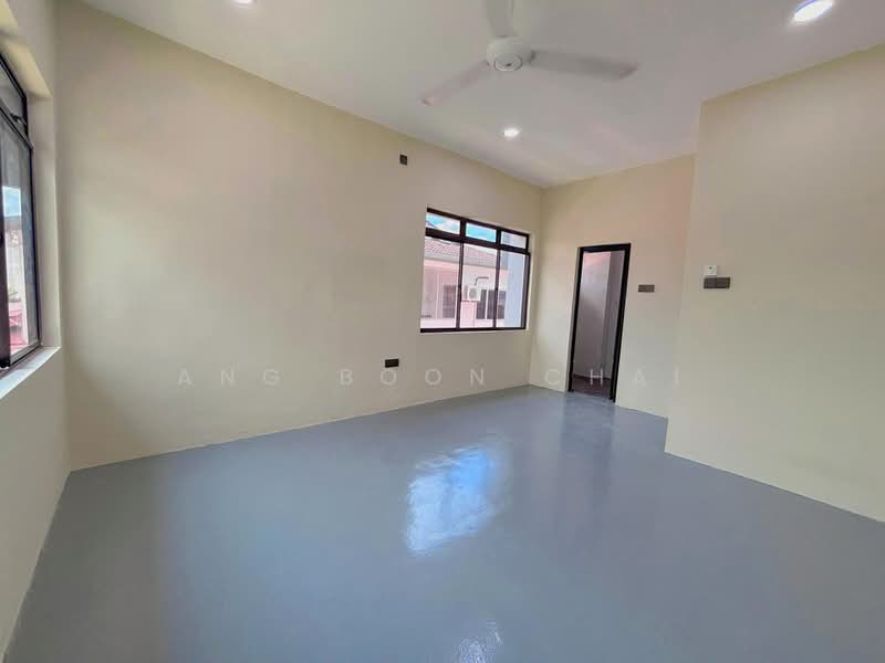 Semi-Detached House for Sale in Taman Pelangi (Johor Bahru) - Ang Boon Chai - Living Room - PropertyGuru.com.my