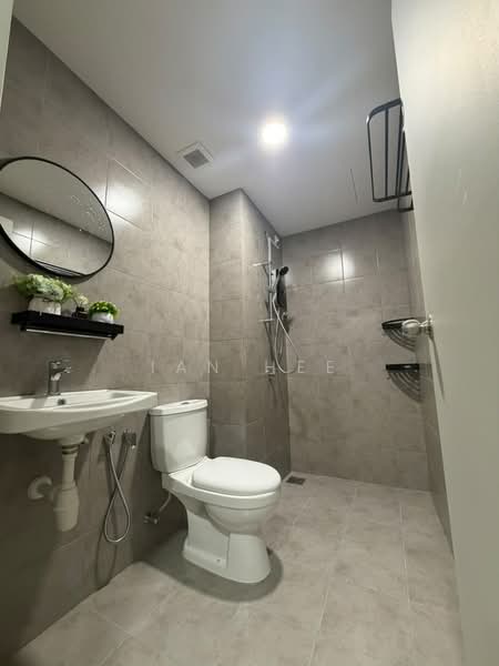 Kediaman Servis untuk Disewa di One Equine - Ian Hee - Bathroom - PropertyGuru.com.my