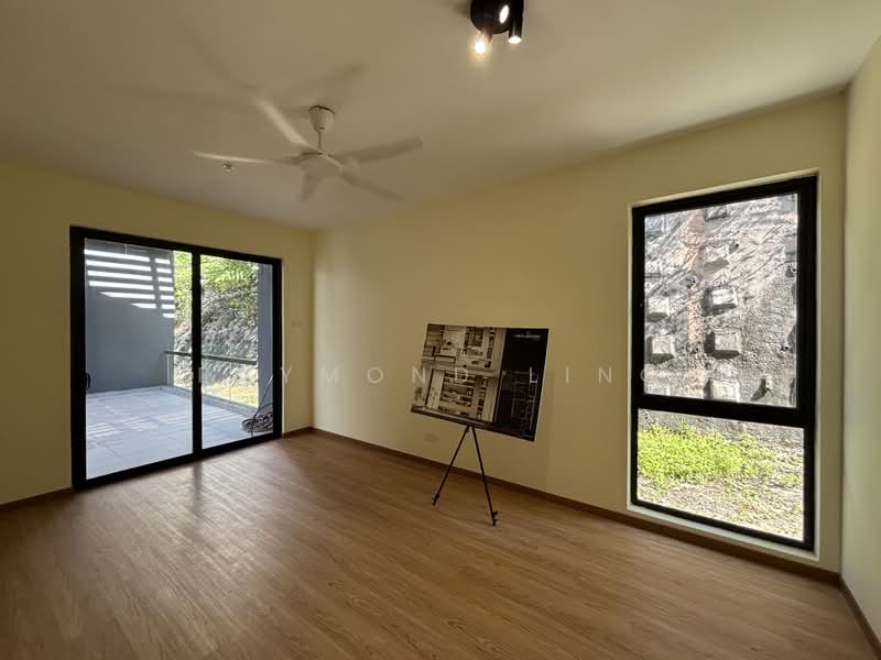 Bungalow House untuk Dijual di Pantai (Kuala Lumpur) - Raymond Ling - Balcony - PropertyGuru.com.my