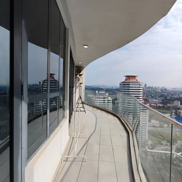 Kediaman Servis untuk Dijual di KL Gateway Premium Residences - Martin Lee - Balcony - PropertyGuru.com.my