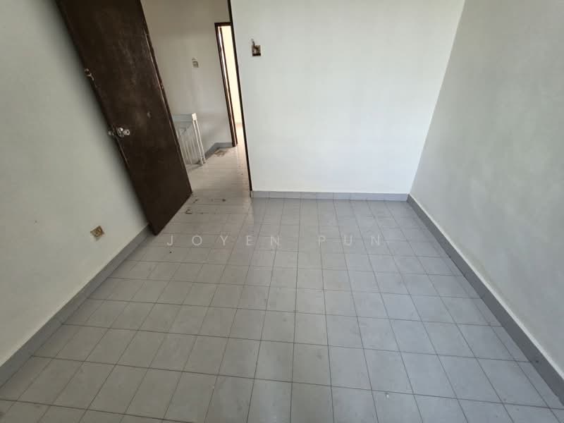Rumah Teres 2-Tingkat untuk Dijual di Taman Desa Cemerlang (Ulu Tiram) - Joyen Pun - PropertyGuru.com.my