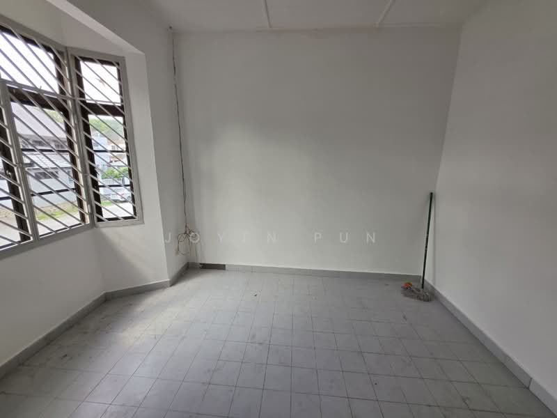 Rumah Teres 2-Tingkat untuk Dijual di Taman Desa Cemerlang (Ulu Tiram) - Joyen Pun - PropertyGuru.com.my