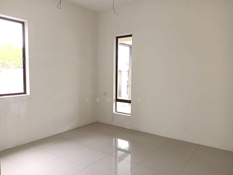 Bungalow House for Sale in Taman Pari (Ipoh) - Ivan Tai - PropertyGuru.com.my