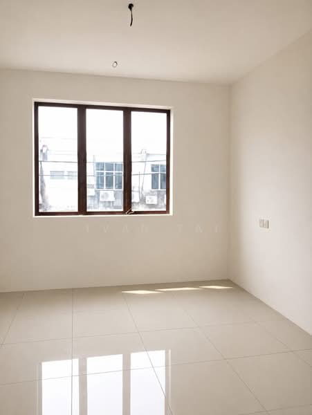 Bungalow House for Sale in Taman Pari (Ipoh) - Ivan Tai - PropertyGuru.com.my