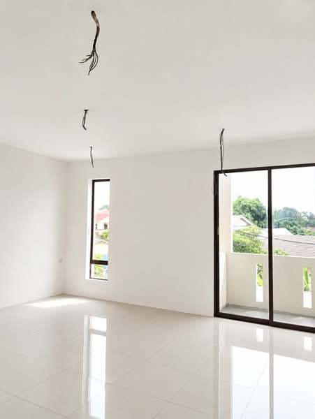 Bungalow House for Sale in Taman Pari (Ipoh) - Ivan Tai - PropertyGuru.com.my